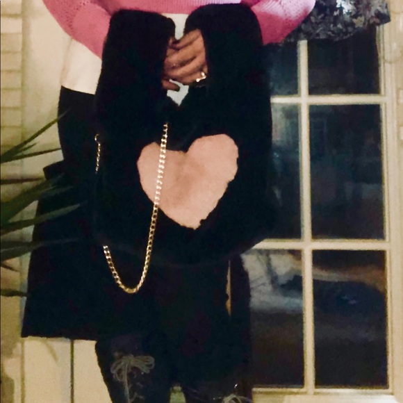 🔥HP🔥Faux Fur Arm Warmer Heart Bag - Picture 3 of 4